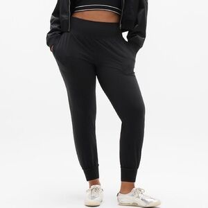 Athleta Salutation High Rise Jogger size XS in Black - Buttery Soft Power-vita